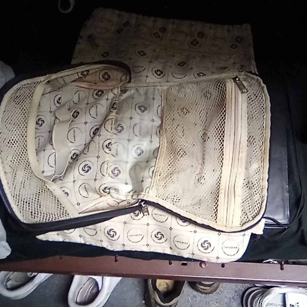 Samsonite draw string bag and hygiene bag